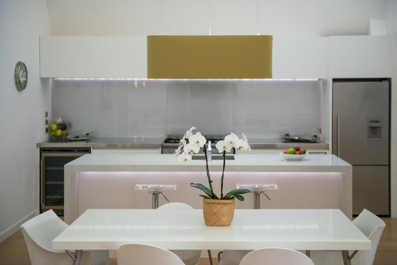 Luxurious Loft Apartments In The Heart Of Ahuriri Нейпир Экстерьер фото