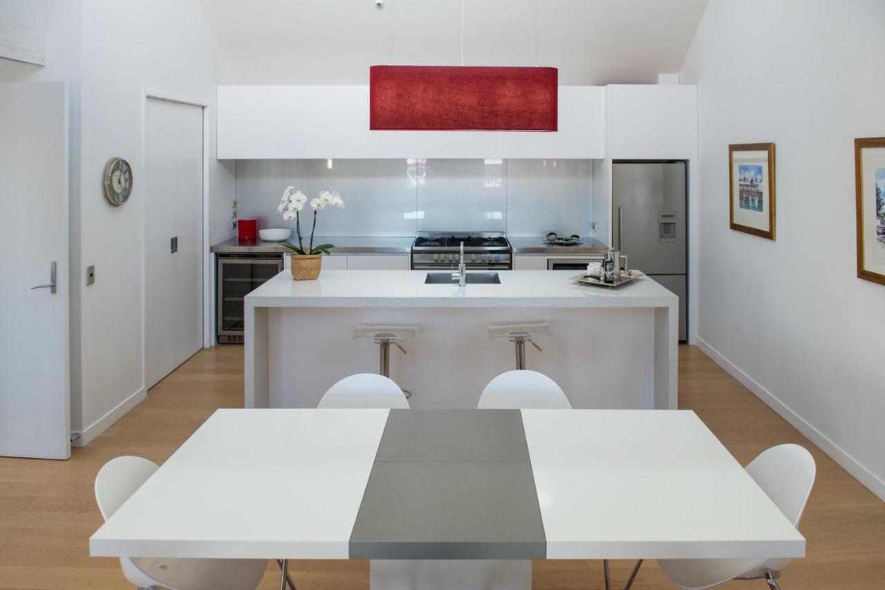 Luxurious Loft Apartments In The Heart Of Ahuriri Нейпир Экстерьер фото
